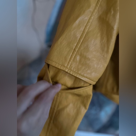 SØSKEN HARLEY DAFFODIL - FAUX LEATHER CROPPED MOTO JACKET - Picture 10 of 16